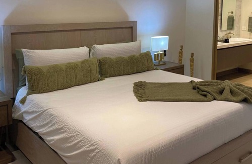 Bella Vista Resort | Cozy & modern beachfront one bedroom