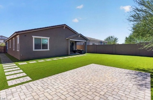 Buckeye House | Cozy & Modern single family 4 bedroom , 3 bathroom house with 2,070 square feet.