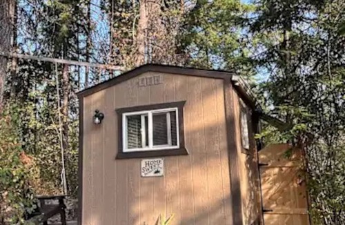 Clark Fork Cabin | Cozy Mountain Bungalow for camping, relaxing, & exploring