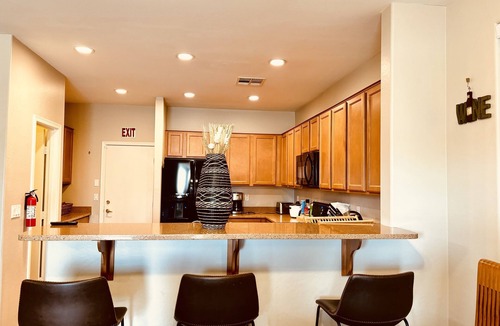 Laveen House | Cozy Retreat in Phoenix w/ heated pool. Scenic mountain views and King Bed
