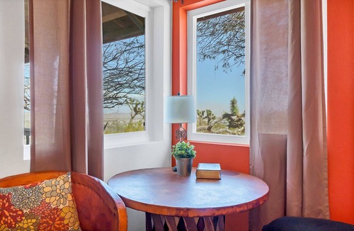 Joshua Tree House | Cozy Retreat with Amazing Desert Views