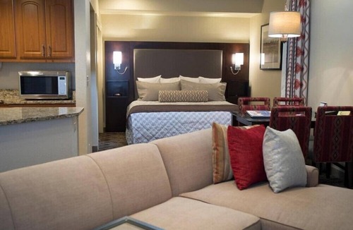 Arcadia Apartment | Cozy Studio with Pool Ideal for Family Getaway at Camelback
