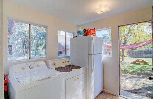 Downtown Riverside House | Cozy University 3 Beds, 5 Baths in Riverside CA