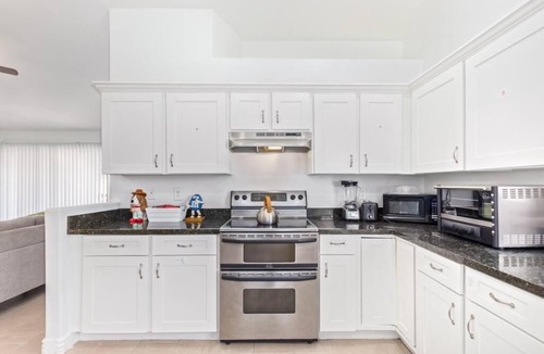 Maryvale House | Cozy Vacation Rental Home Near Banner Estrella/State Farm Stadium