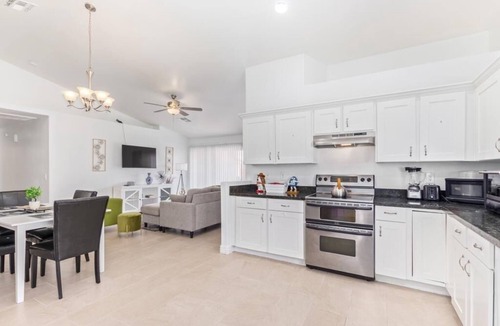 Maryvale House | Cozy Vacation Rental Home Near Banner Estrella/State Farm Stadium
