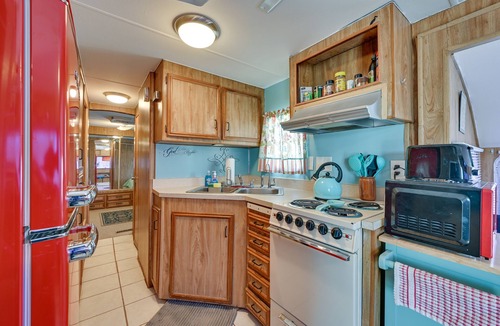Yuma House | Cozy Yuma Vacation Rental w/Resort Amenities!