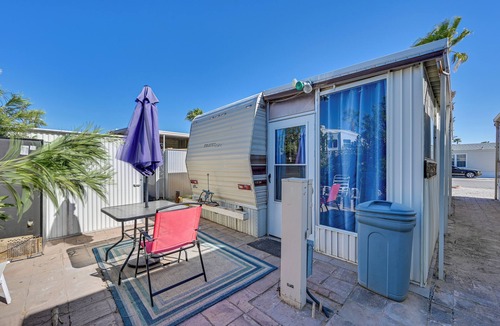 Yuma Cottage | Cozy Yuma Vacation Rental w/Resort Amenities!