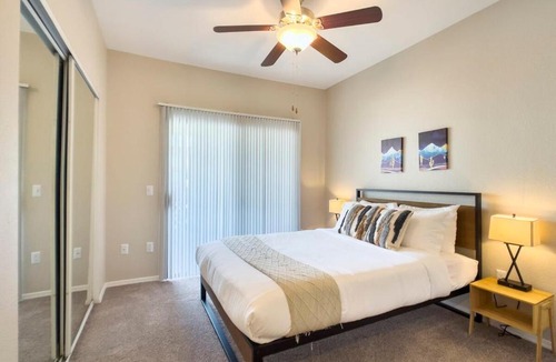 Kierland Apartment | CozySuites at Kierland Commons