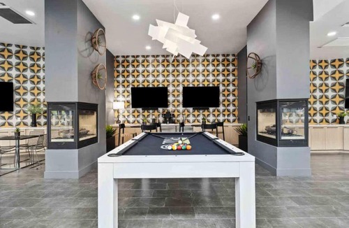 Glendale Sports and Entertainment District Apartment | CozySuites at Zone Westgate