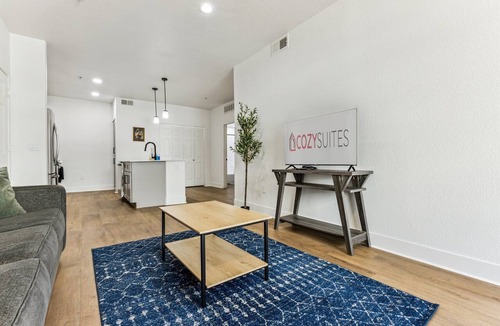 Glendale Sports and Entertainment District Apartment | CozySuites Glendale - Westgate with pool! 02