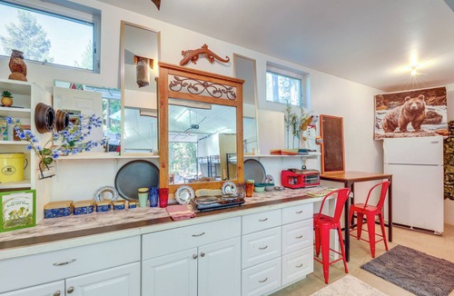 Libby Apartment | 'Crystal Lake Retreat' Studio w/Outdoor Space!