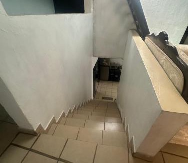 Minerales House | Cuarto a 4min del aeropuerto