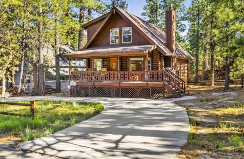 Eagle Mountain Estates House | Cub's Cabin/Charming 3-Bedroom Log Cabin Near Big Bear Lake