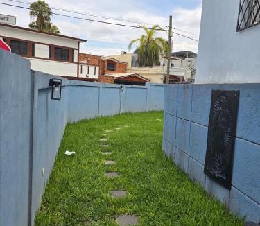 Monterrey House | Cumbre Guesthouse