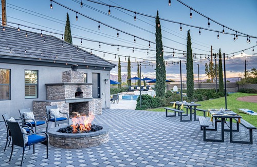 East Mesa House | Custom 5BR Mesa Home | Pool, Pickleball, Pizza Oven, Mtn Views