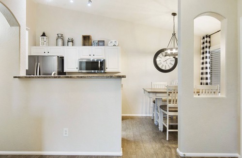 Northwest Ranch House | CUTE 3 bedroom home with outdoor kitchen. Sleeps 6