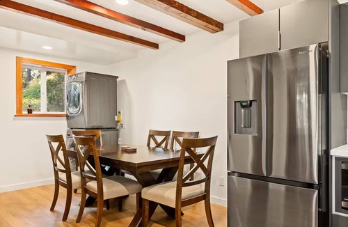 Crestline Cottage | Cute Romantic Cabin W/Hot Tub 5 Min from Lake