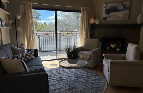 Alta Mesa Condo | Darling W/View, Garage, Pool, AC, 2 Min to Downtown, Pet Friendly