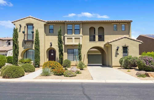 Palm Valley House | Daydream Oasis, Luxury resort w/stunning views, pool, games & more!