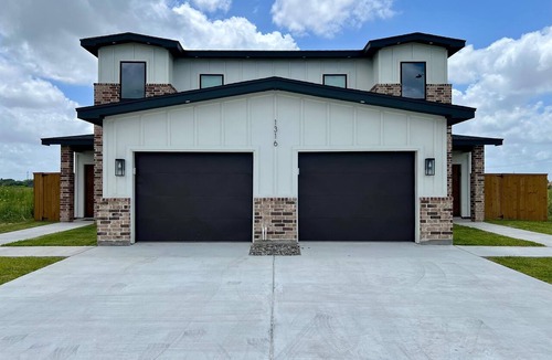 Brownsville Condo | Daytona Beach B - Sleek & Stylish 3BD/2.5BA - WiFi