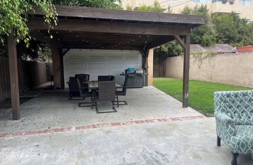 Palms House | Delightful 2-bedroom house with AC in Los Angeles