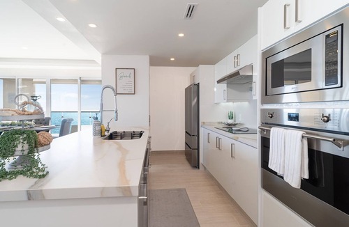 Backus Condo | Delightful 2 Bedroom Condo Encantame Towers Verano 705