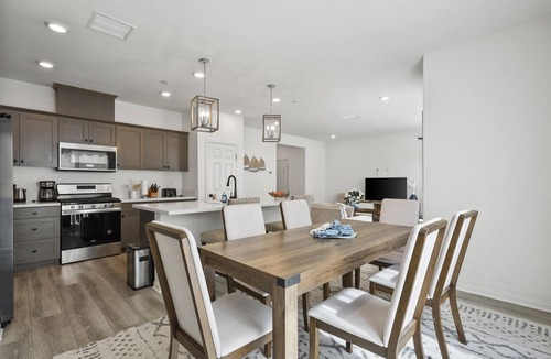 Upland House | Delightful 3BR - ｜Family-Friendly｜Relaxing Patio｜Flexible Lease #41423