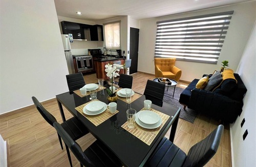 Queretaro Apartment | Departamento Black and Golden