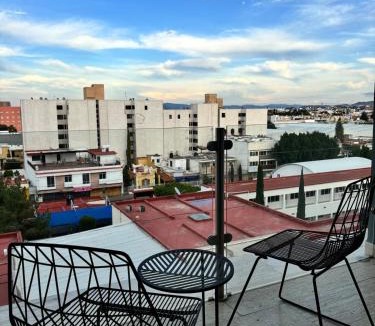 San Luis Potosi Apartment | Departamento completo con balcon en Av Carranza