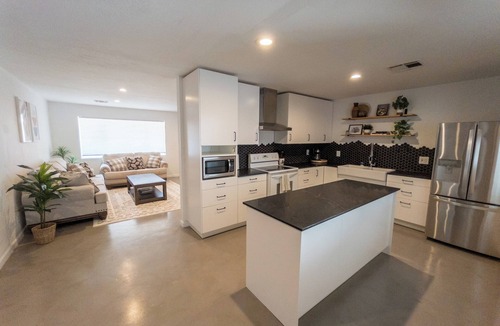 Palm Springs House | Desert Avenue – Family-Friendly Escape with Stunning Views
