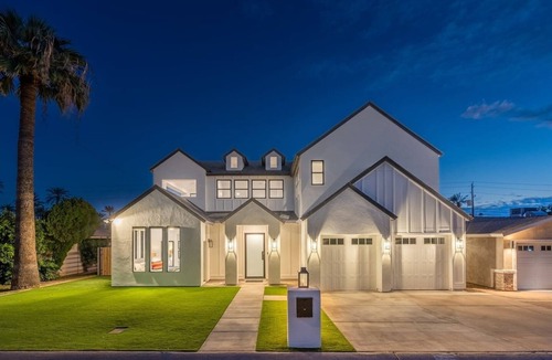 Arcadia Lite Villa | Desert Escape | Poolside BBQs, Sunset Views & Spacious Comfort