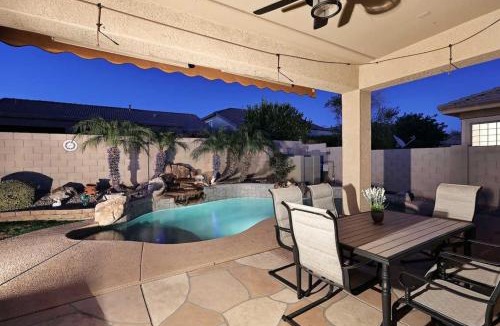 Tramonto House | Desert Escape with Private Pool and Jet Tub, 3BR Home