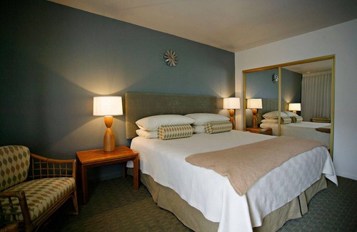 Historic Tennis Club Hotel | Desert Hills - 21 and Over - A Town & Desert Boutique Hotel