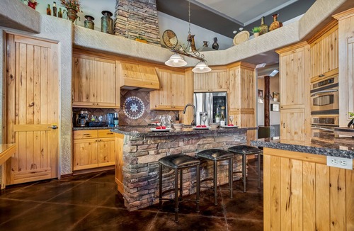 East Mesa House | Desert Mountain Views~ Pool~ Patio Bar~ All King Beds~ Near Hiking & Golf