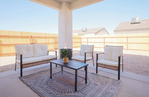 San Luis House | Desert Oasis - Centrally Located- Minutes From MX Border