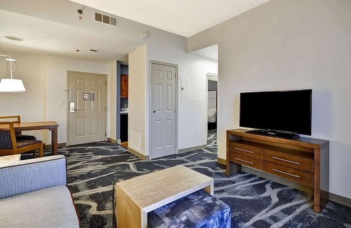 Camelback East Hotel | Desert Oasis Retreat in Phoenix! Free Breakfast, Pool, Kitchen, Pets Allowed!