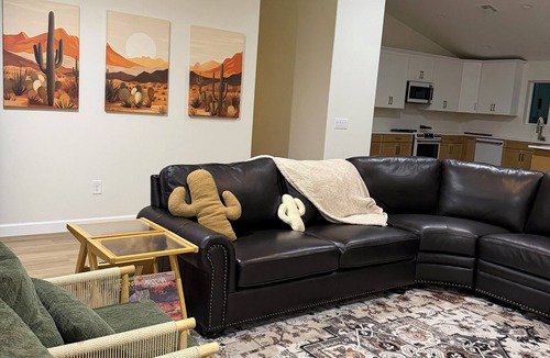Drexel Heights House | Desert Romance, Hill side, 8 min Gem-show 11 from down town 2 king bds 2 q beds