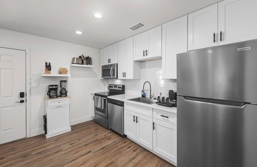 Garfield Apartment | Desert Rose Retreat in the Heart of Downtown PHX