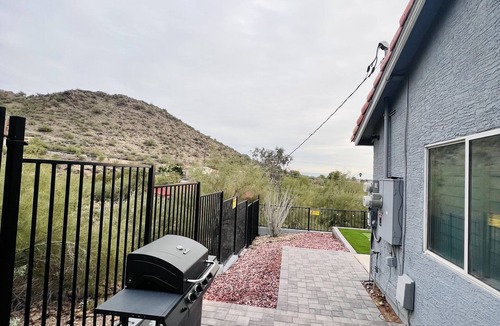 North Mountain House | Desert Valley Stay - Mountain Views