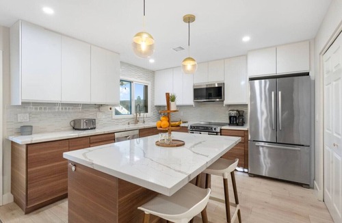 Casa Granada Townhouses Villa | Designer Townhome w/Luxe Finishes & Bright Flair