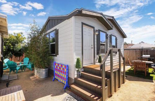 Norwalk House | Disneyland Firepit Steps to Sports Park Air Conditioning