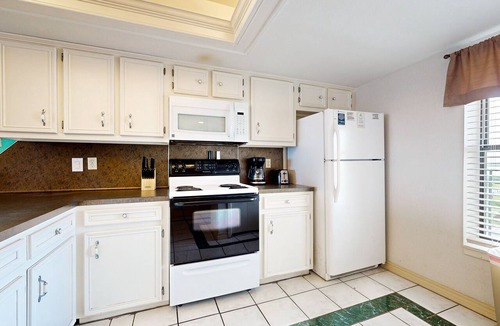 South Padre Island Condo | Dog-Friendly Oceanfront Home Features Shared Pools, Tennis, Hot Tubs, & Views