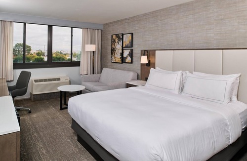 Buena Park Hotel | DoubleTree by Hilton Buena Park