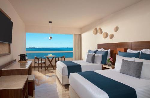 Punta Cancun Resort | Dreams Sands Cancun Resort & Spa