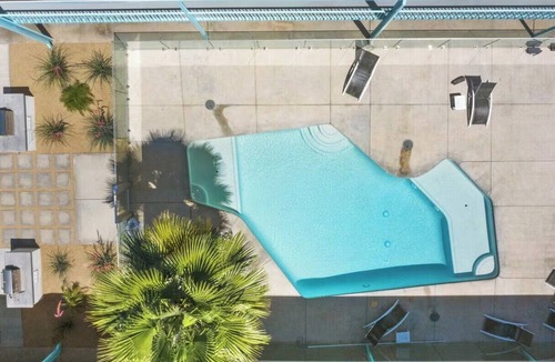 Roosevelt Apartment | DTPH Cozy Corner - Pool & Parking