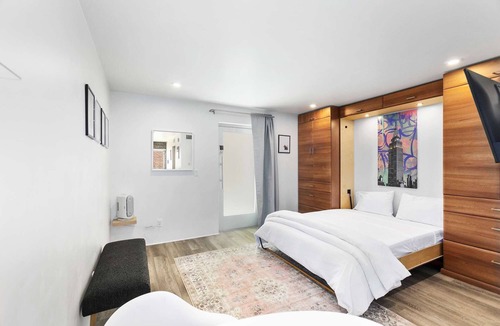 Roosevelt Condo | DTPH Mid Century Studio w/Pool & Parking
