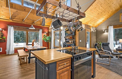 French River House | Duluth's North Shore 4+ Bedroom/3+ Bath + Sauna - Talmadge Timber Cottage Home