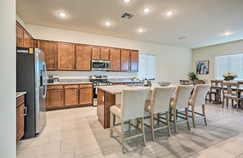 Glendale House | Easy Stadium Access! Modern Glendale Getaway
