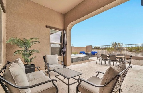 Estrella Mountain Ranch House | EAZY AZ Modern 2 bedroom townhouse on the 8th fairway of Estrella Mountain Ranch