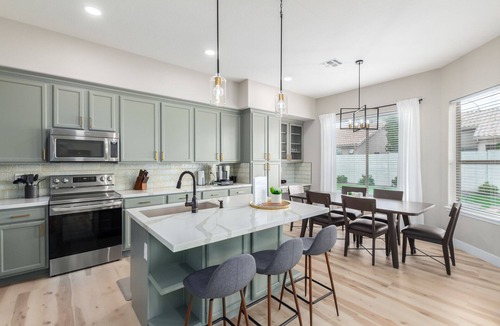 Palm Valley House | Edgemont Escape- 3 King Beds, heated pool*, close to spring training,